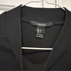 FOREVER 21 CROP SWEATER SIZE S